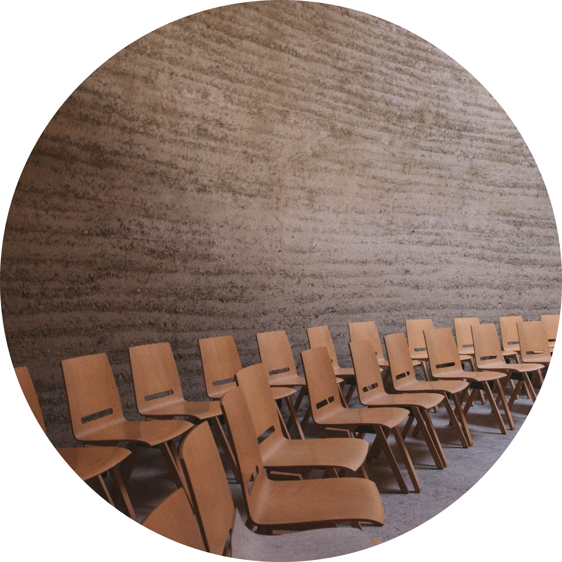 Classroom-021-empty-chairs-circle.png