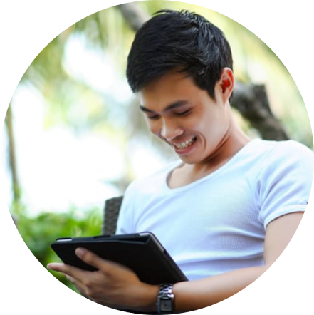 Photo-man-in-white-shirt-using-tablet-computer-shallow-focus-circle_441x442.png