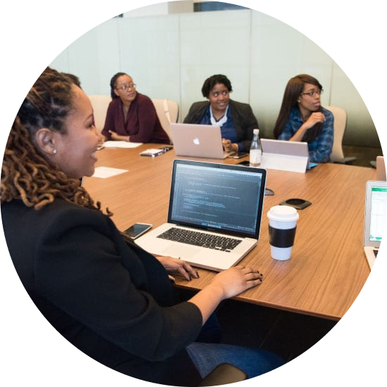 Photo-meeting-laptop-circle_550x550.png
